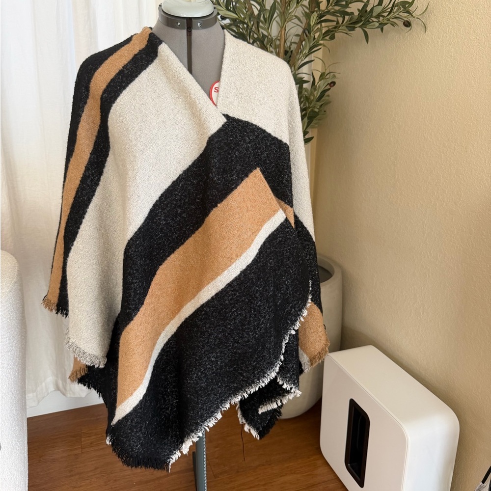 Stylish Black and Tan Poncho